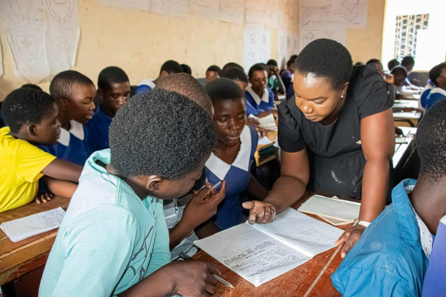 Teacher engaging learners through the TRIO Method during a classroom session